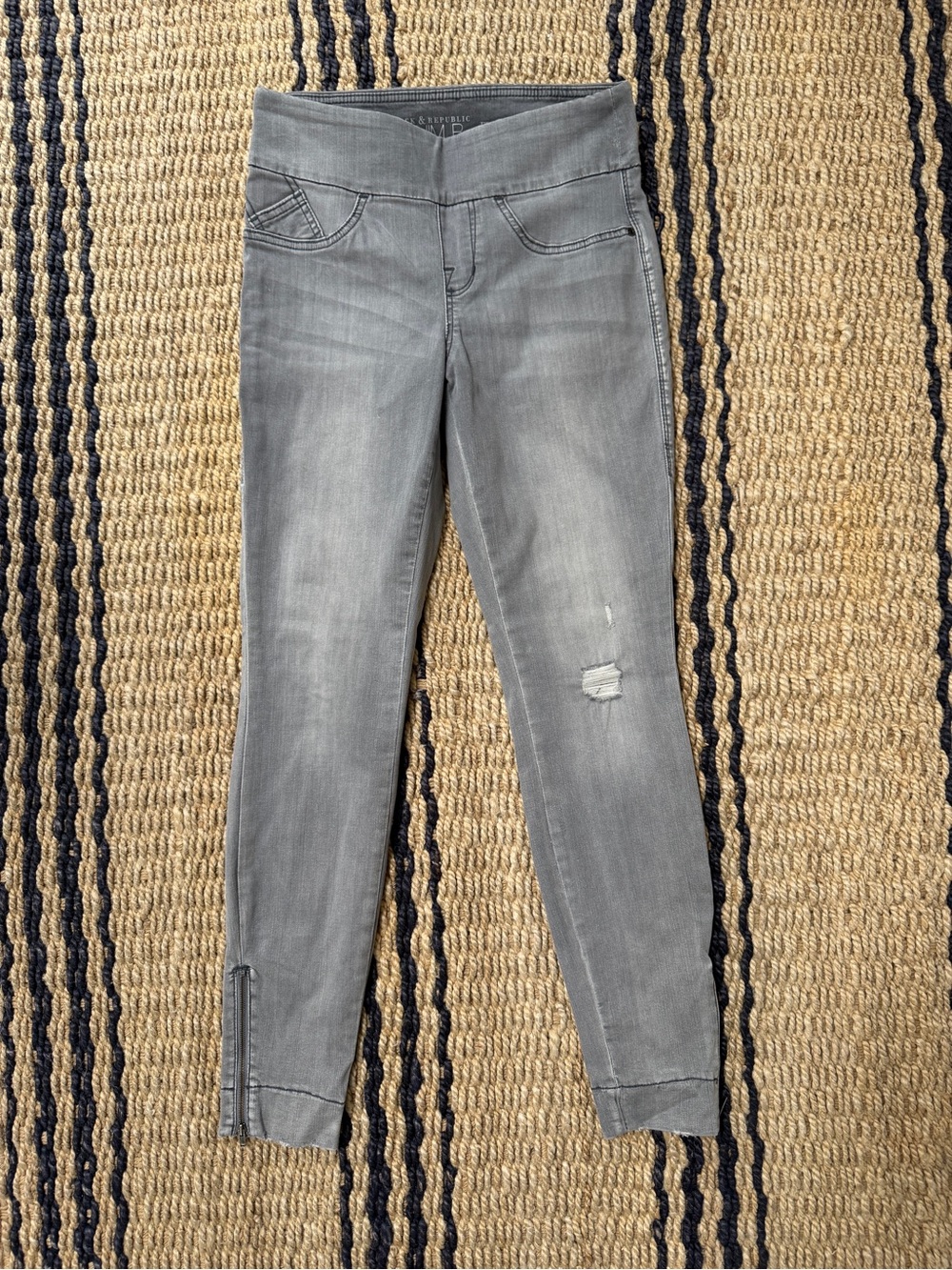 Rock & Republic Denim RX, Fever Pull On.  The Slimming Cure.  Ankle Zip. One Sz